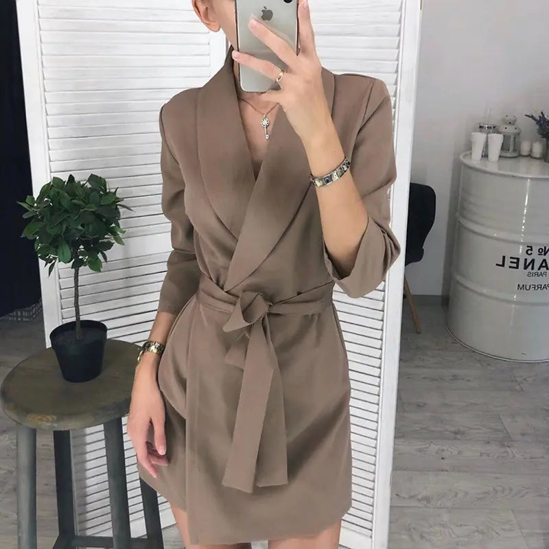Chic Short Dress with Suit Collar and Belt